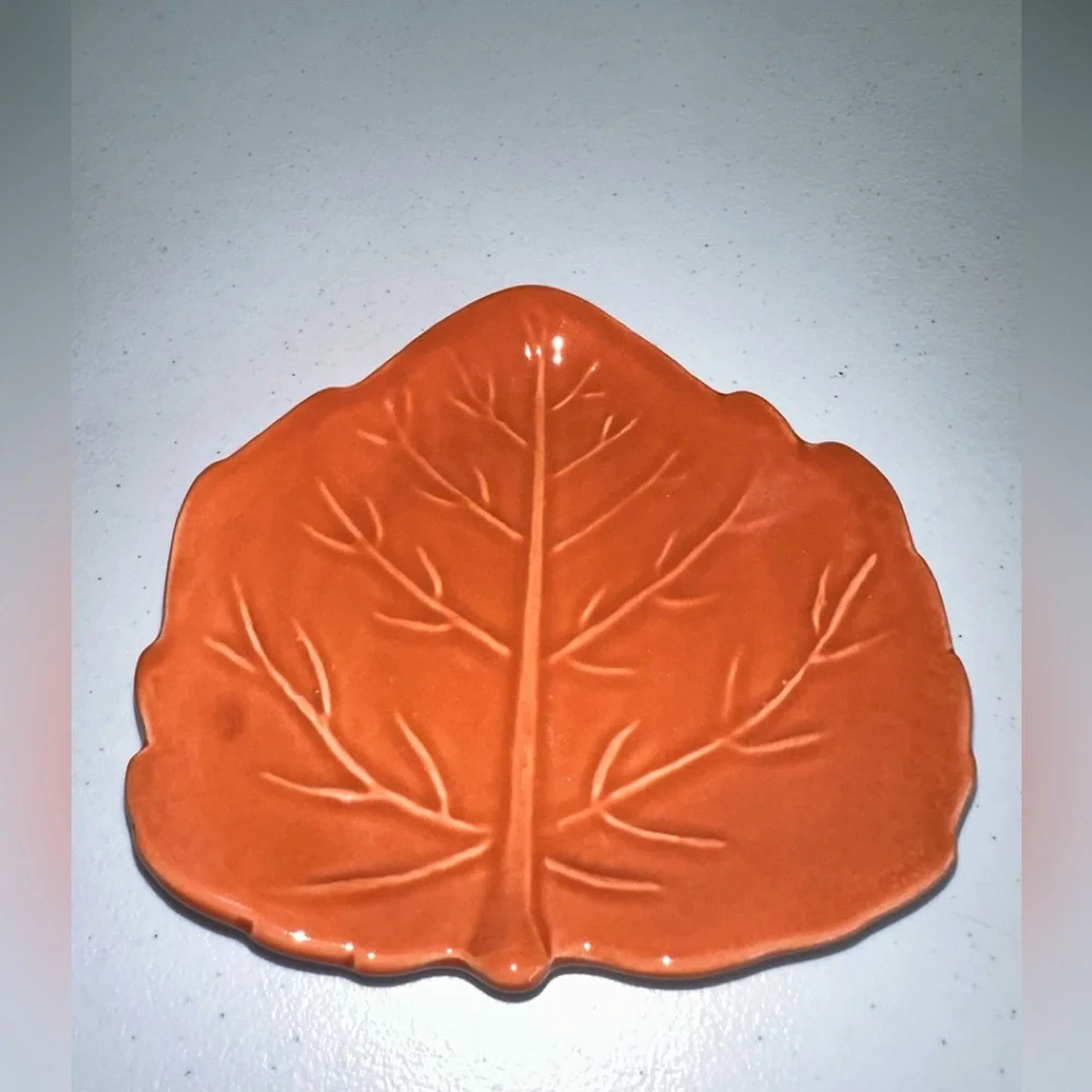 Barbara Eigen Crate & Barrel Leaf Shaped Appetizer Set of 4 Different Co…